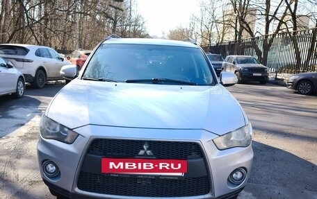 Mitsubishi Outlander III рестайлинг 3, 2011 год, 990 000 рублей, 2 фотография