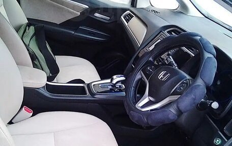 Honda Shuttle II, 2015 год, 1 100 000 рублей, 3 фотография