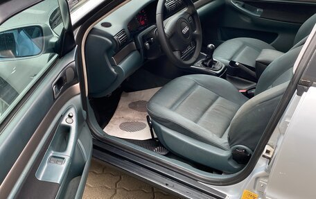 Audi A4, 1998 год, 485 000 рублей, 17 фотография