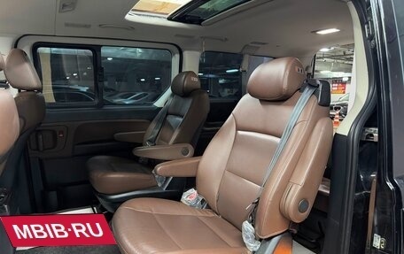 Hyundai Grand Starex Grand Starex I рестайлинг 2, 2018 год, 3 649 000 рублей, 17 фотография