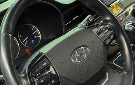 Hyundai Grand Starex Grand Starex I рестайлинг 2, 2018 год, 3 649 000 рублей, 24 фотография