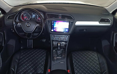 Volkswagen Tiguan II, 2017 год, 2 350 000 рублей, 13 фотография