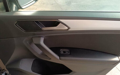 Volkswagen Tiguan II, 2017 год, 2 350 000 рублей, 22 фотография