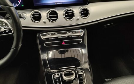 Mercedes-Benz E-Класс, 2019 год, 3 290 000 рублей, 13 фотография