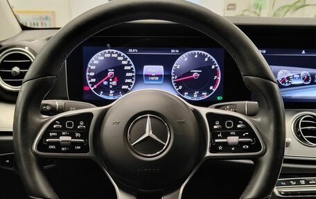 Mercedes-Benz E-Класс, 2019 год, 3 290 000 рублей, 15 фотография