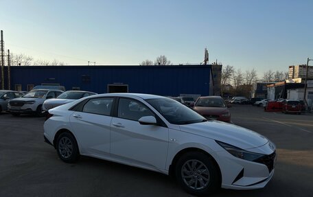 Hyundai Elantra, 2021 год, 2 120 000 рублей, 5 фотография