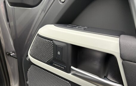 Land Rover Defender II, 2022 год, 9 100 000 рублей, 15 фотография