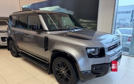 Land Rover Defender II, 2022 год, 9 100 000 рублей, 26 фотография