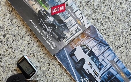Chevrolet Niva I рестайлинг, 2018 год, 860 000 рублей, 10 фотография