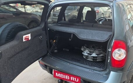 Chevrolet Niva I рестайлинг, 2018 год, 860 000 рублей, 11 фотография