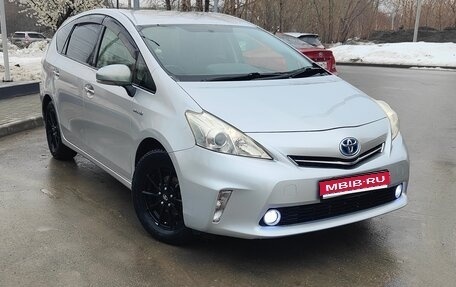 Toyota Prius Alpha I (ZVW40/41), 2013 год, 1 390 000 рублей, 1 фотография