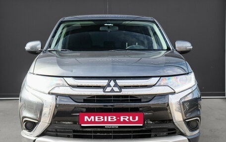 Mitsubishi Outlander III рестайлинг 3, 2015 год, 1 635 000 рублей, 2 фотография