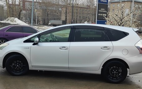 Toyota Prius Alpha I (ZVW40/41), 2013 год, 1 390 000 рублей, 5 фотография