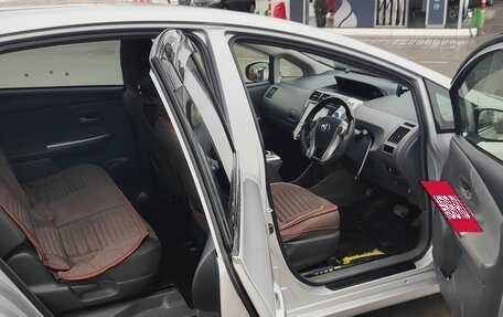 Toyota Prius Alpha I (ZVW40/41), 2013 год, 1 390 000 рублей, 13 фотография