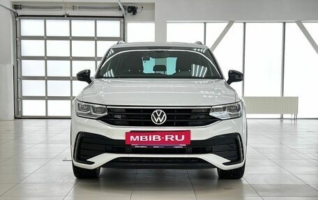 Volkswagen Tiguan II, 2021 год, 3 400 000 рублей, 3 фотография