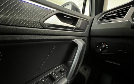 Volkswagen Tiguan II, 2021 год, 3 400 000 рублей, 24 фотография