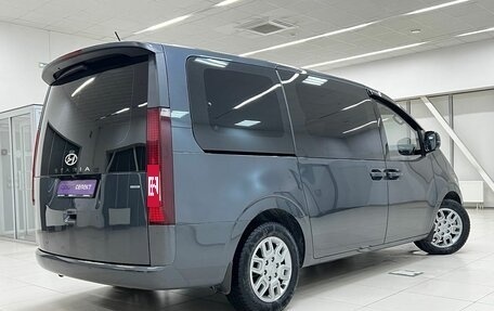 Hyundai Staria, 2021 год, 4 550 000 рублей, 2 фотография