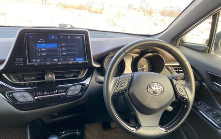 Toyota C-HR I рестайлинг, 2018 год, 2 199 000 рублей, 13 фотография