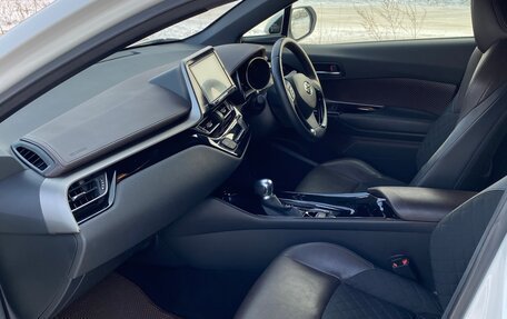 Toyota C-HR I рестайлинг, 2018 год, 2 199 000 рублей, 16 фотография