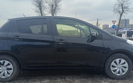 Toyota Vitz, 2018 год, 899 000 рублей, 3 фотография