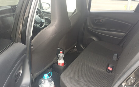 Toyota Vitz, 2018 год, 899 000 рублей, 8 фотография