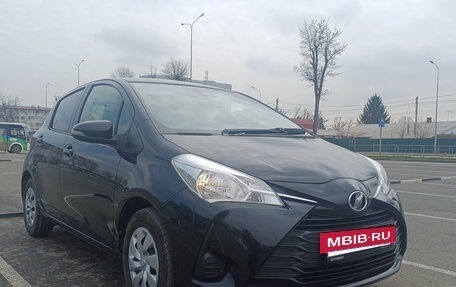 Toyota Vitz, 2018 год, 899 000 рублей, 2 фотография