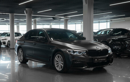 BMW 5 серия, 2018 год, 3 380 000 рублей, 2 фотография