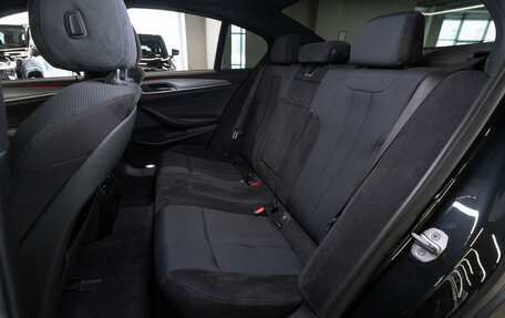 BMW 5 серия, 2018 год, 3 380 000 рублей, 12 фотография