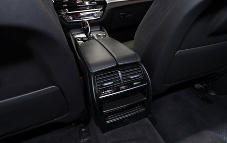 BMW 5 серия, 2018 год, 3 380 000 рублей, 13 фотография