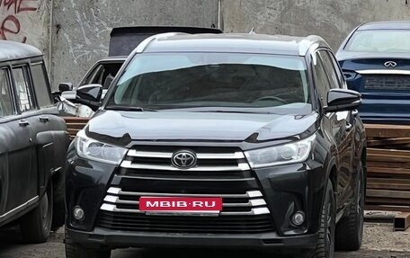 Toyota Highlander III, 2019 год, 3 400 000 рублей, 1 фотография