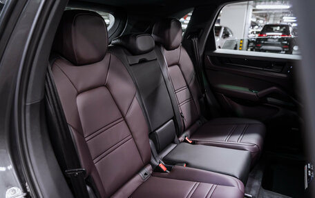 Porsche Cayenne III, 2025 год, 18 700 000 рублей, 20 фотография