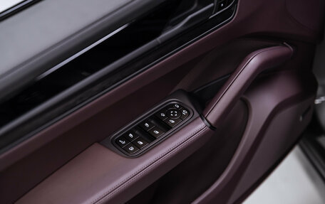 Porsche Cayenne III, 2025 год, 18 700 000 рублей, 25 фотография