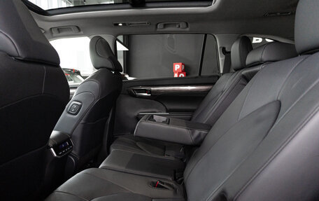 Toyota Highlander, 2026 год, 6 190 000 рублей, 18 фотография