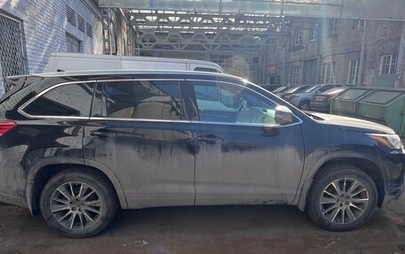 Toyota Highlander III, 2019 год, 3 400 000 рублей, 2 фотография