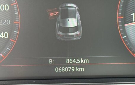 Jaguar E-Pace, 2019 год, 3 080 000 рублей, 14 фотография