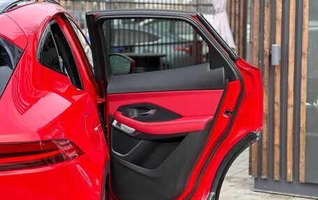 Jaguar E-Pace, 2019 год, 3 080 000 рублей, 22 фотография