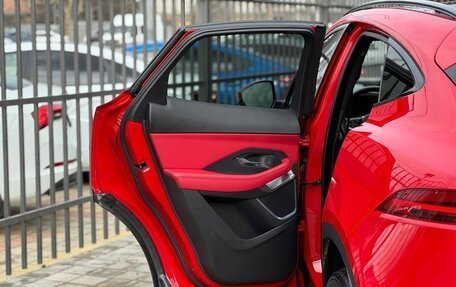 Jaguar E-Pace, 2019 год, 3 080 000 рублей, 19 фотография