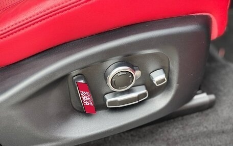 Jaguar E-Pace, 2019 год, 3 080 000 рублей, 28 фотография