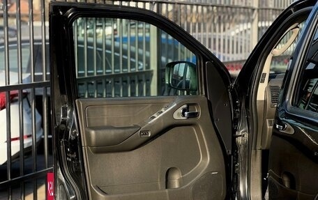 Nissan Pathfinder, 2008 год, 1 099 000 рублей, 24 фотография