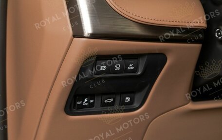 Toyota Century, 2024 год, 53 900 000 рублей, 10 фотография