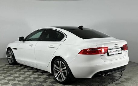 Jaguar XE I рестайлинг, 2016 год, 1 900 000 рублей, 7 фотография
