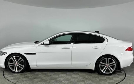 Jaguar XE I рестайлинг, 2016 год, 1 900 000 рублей, 8 фотография