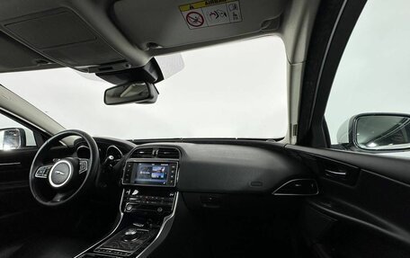 Jaguar XE I рестайлинг, 2016 год, 1 900 000 рублей, 14 фотография