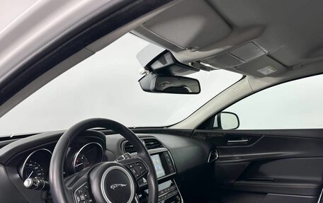 Jaguar XE I рестайлинг, 2016 год, 1 900 000 рублей, 9 фотография