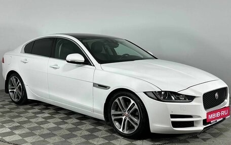 Jaguar XE I рестайлинг, 2016 год, 1 900 000 рублей, 3 фотография