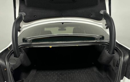 Jaguar XE I рестайлинг, 2016 год, 1 900 000 рублей, 27 фотография