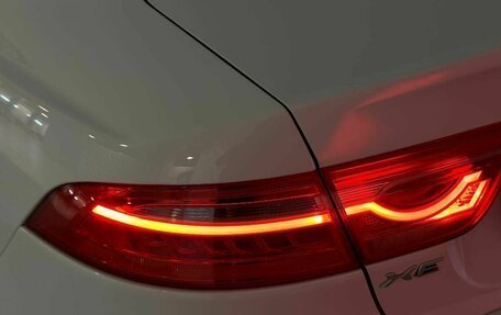 Jaguar XE I рестайлинг, 2016 год, 1 900 000 рублей, 28 фотография