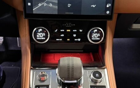 Jaguar F-Pace, 2023 год, 6 650 000 рублей, 13 фотография