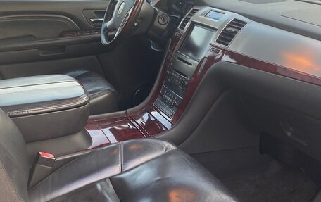 Cadillac Escalade III, 2008 год, 1 800 000 рублей, 8 фотография