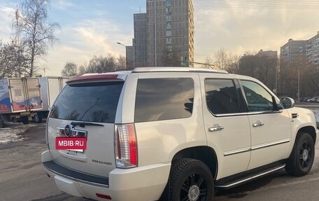 Cadillac Escalade III, 2008 год, 1 800 000 рублей, 4 фотография